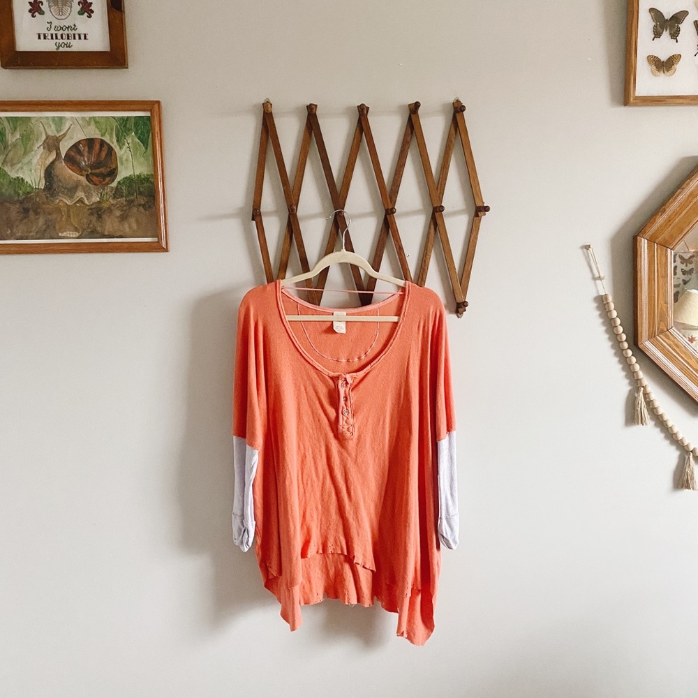 WE THE FREE salmon gray distressed lounge top